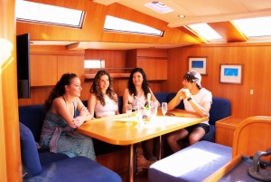 Barcelone : Excursion en voilier privé sur un yacht de luxe
