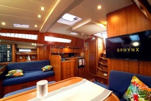 Barcelone : Excursion en voilier privé sur un yacht de luxe
