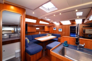 Barcelone : Excursion en voilier privé sur un yacht de luxe