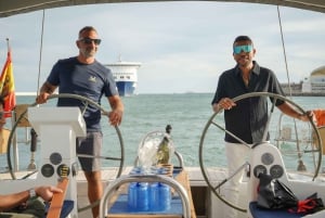 Barcelona: Luxury Yacht Private Sailing Tour