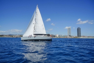 Barcelona: Luxury Yacht Private Sailing Tour