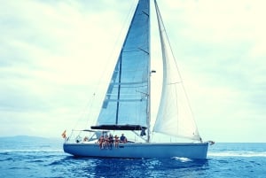 Barcelona: Luxury Yacht Private Sailing Tour