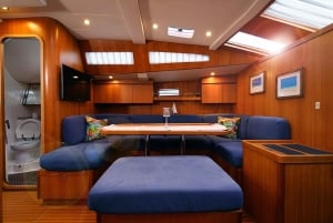 Barcelona: Luxury Yacht Private Sailing Tour