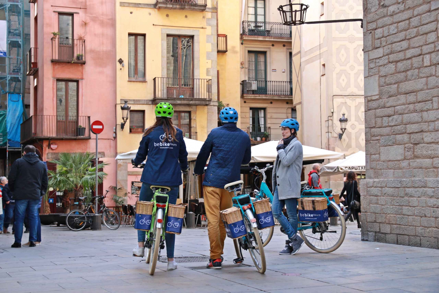 Barcelona Main Sights 2.5-Hour Tour by E-Bike