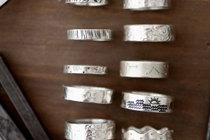 Barcelona: gör en silverring med stämplar och texturer