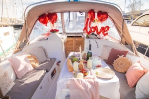 Барселона: предложение руки и сердца на парусной яхте