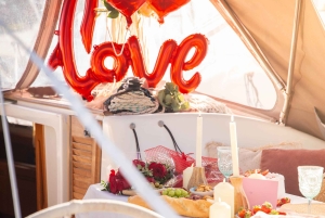 Барселона: предложение руки и сердца на парусной яхте