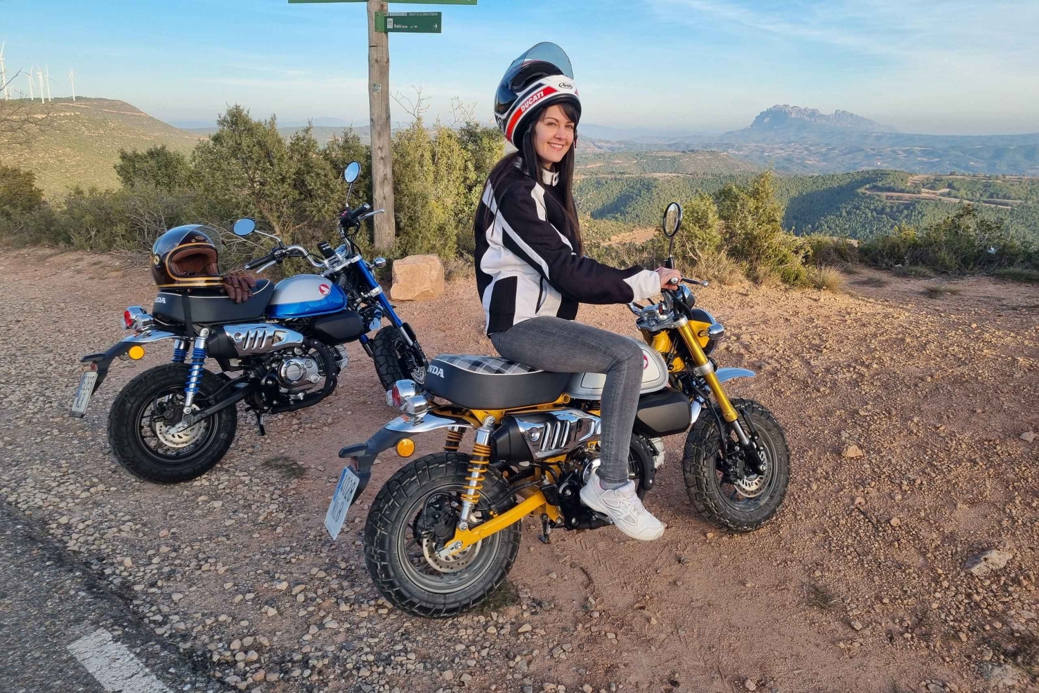 Barcelona: Tour mit dem Monkey Bike nach Montserrat