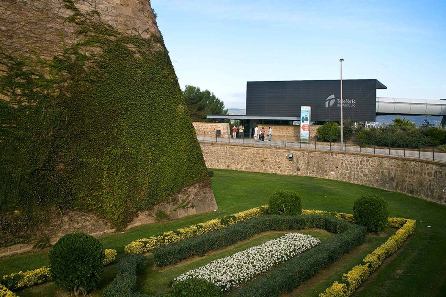 Barcelona: Ingresso para o teleférico de Montjuïc com guia de áudio