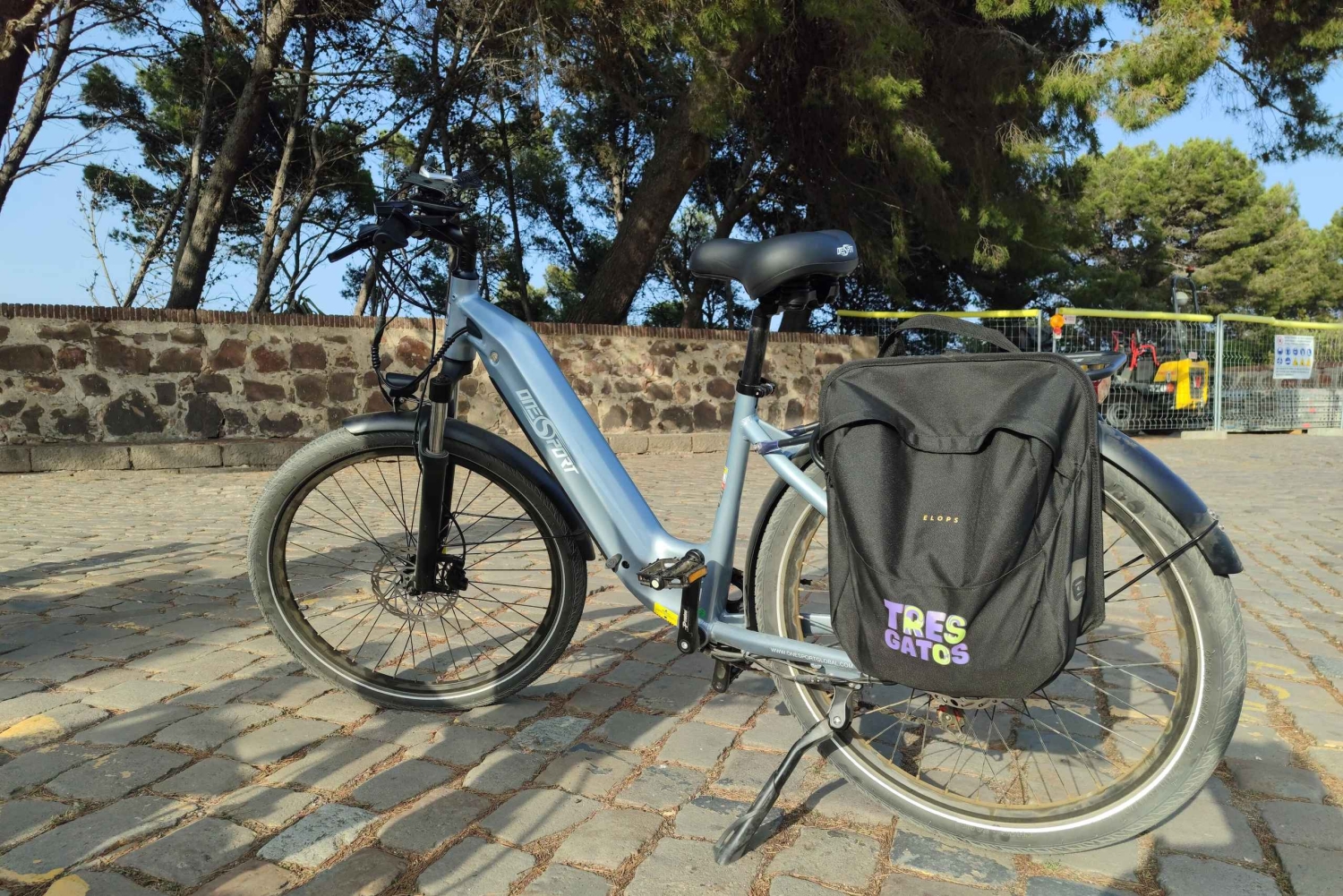 バルセロナ：モンジュイックの絶景と城を巡るe-バイクアドベンチャー