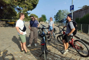 バルセロナ：モンジュイックの絶景と城を巡るe-バイクアドベンチャー