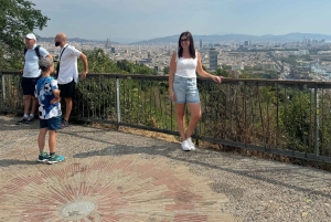 Barcelona: tour por Montjuïc con una copa de vino