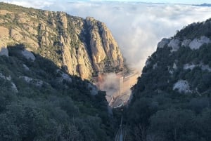 Barcelona: Montserrat Early Hiking Trip with Abbey & Madonna