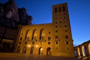 Barcelona: Montserrat Early Hiking Trip with Abbey & Madonna