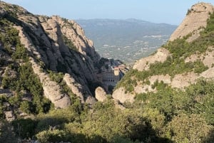 Barcelona: Montserrat-Abendtour, Wandern und Knabenchor