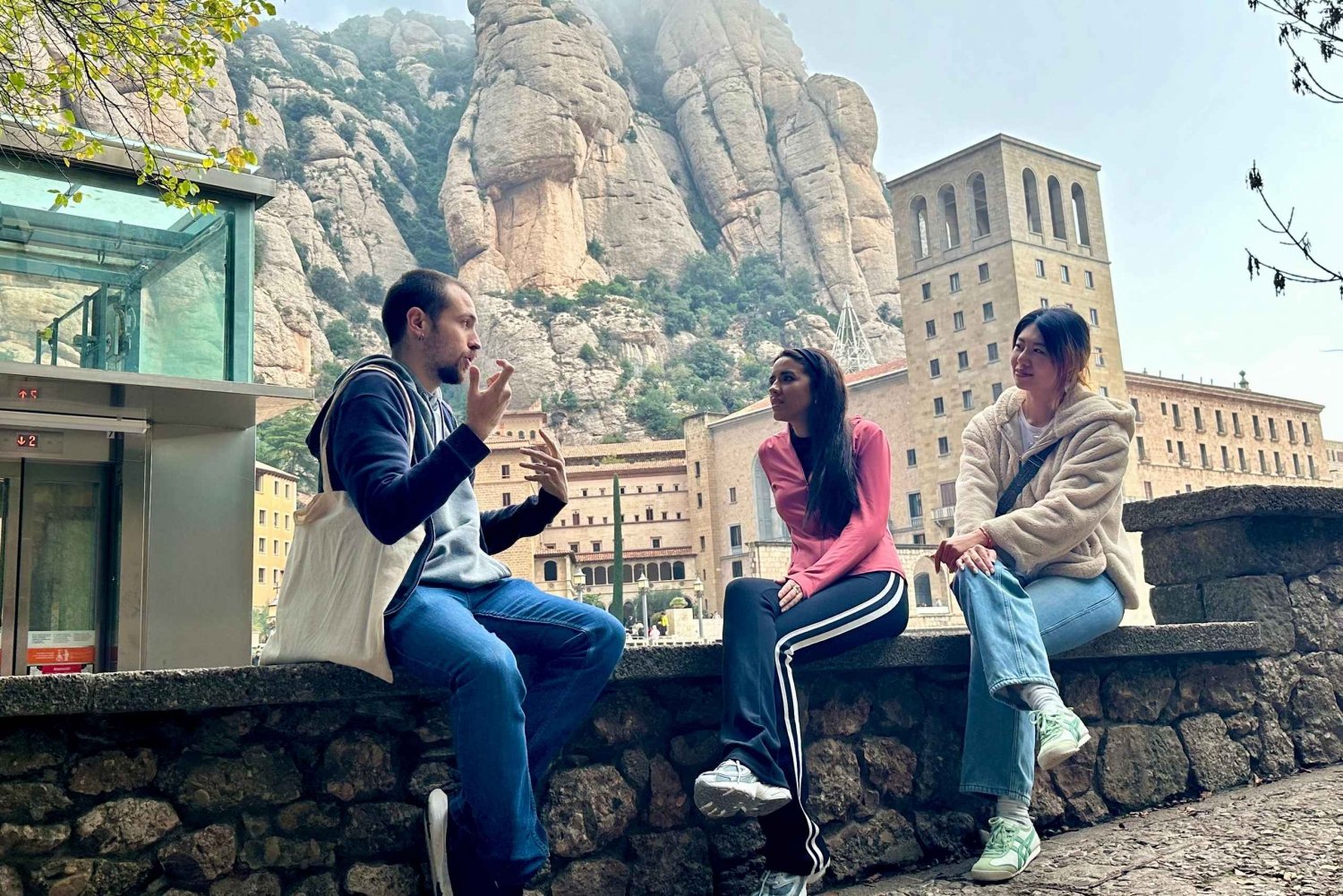 Barcelona: Semi-Privé rondleiding Montserrat met een minibusje