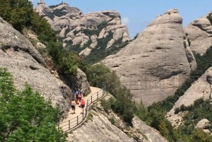 Barcelona: Caminhada em Montserrat, Natureza e Mosteiro, Semi-Privado