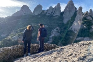 Barcelona: Caminhada em Montserrat, Natureza e Mosteiro, Semi-Privado