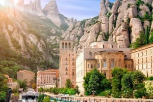 Barcelona: Dagsudflugt til Montserrat-klosteret og naturparken