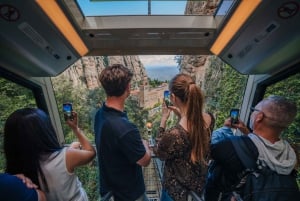 Barcelona: Dagsudflugt til Montserrat-klosteret og naturparken