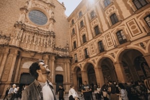 Barcelona: Dagsudflugt til Montserrat-klosteret og naturparken