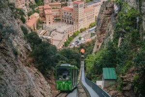 Barcelona: Dagsudflugt til Montserrat-klosteret og naturparken