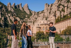Barcelona: Dagsudflugt til Montserrat-klosteret og naturparken