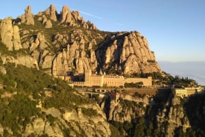 Barcelona: Rondleiding klooster en natuurpark Montserrat