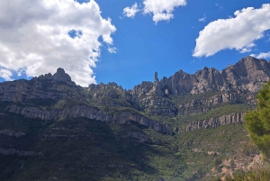 Barcellona: tour guidato del monastero e del parco naturale di Montserrat