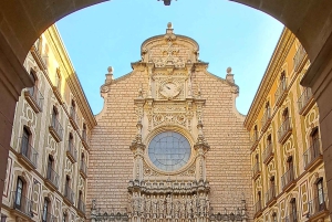 Barcellona: tour guidato del monastero e del parco naturale di Montserrat