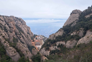 Barcellona: tour guidato del monastero e del parco naturale di Montserrat