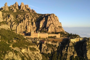 Barcellona: tour guidato del monastero e del parco naturale di Montserrat