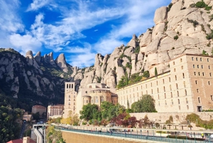 Barcellona: tour guidato del monastero e del parco naturale di Montserrat