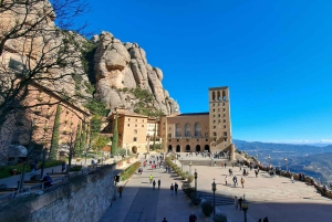 Barcellona: tour guidato del monastero e del parco naturale di Montserrat