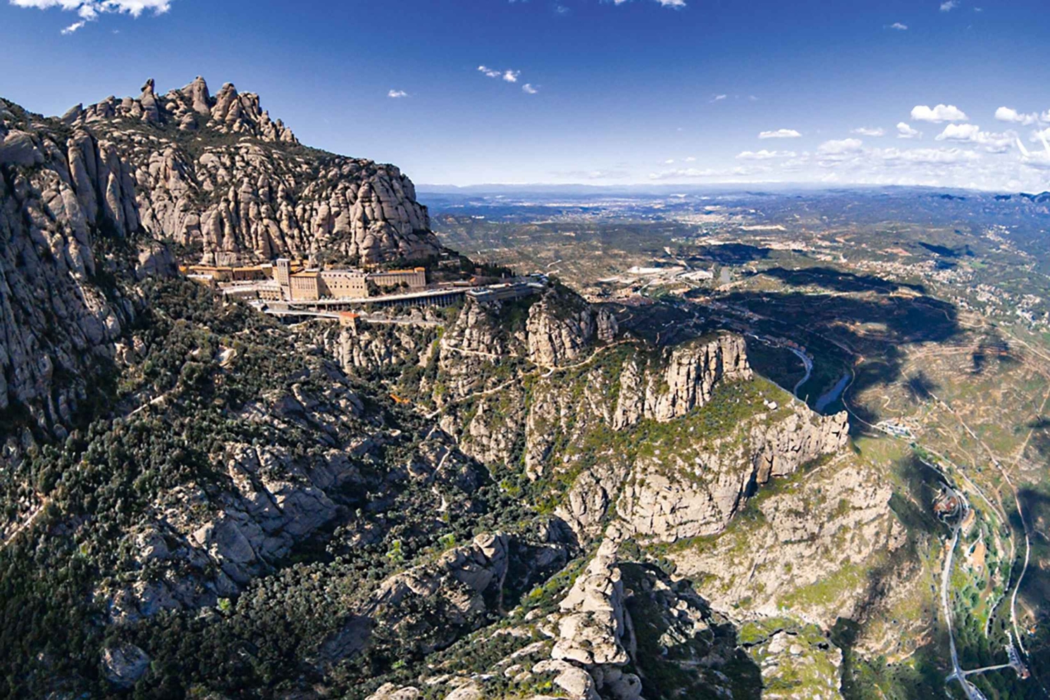 Barcelona: Montserrat Monastery Guided Tour with Transfers