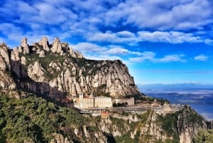 Barcelona: tour privado de Montserrat para familias y amigos