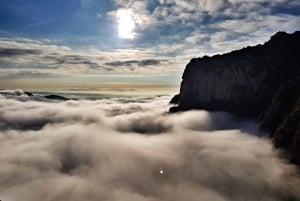 Barcelona: tour privado de Montserrat para familias y amigos