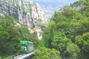 Barcelona: Montserrat Private Trip with Cable Car and Lunch