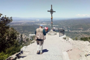 Barcelona: Montserrat Private Trip with Cable Car and Lunch