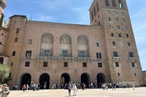 Barcelone : Excursion à Montserrat avec transfert et option basilique