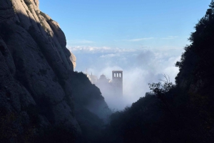Barcelona: Montserrat Excursión Temprana - Teleférico, Abadía y Senderismo