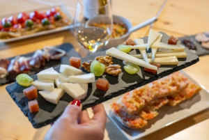 Barcelone : Montserrat, visite d'un vignoble et déjeuner avec dégustation de vin