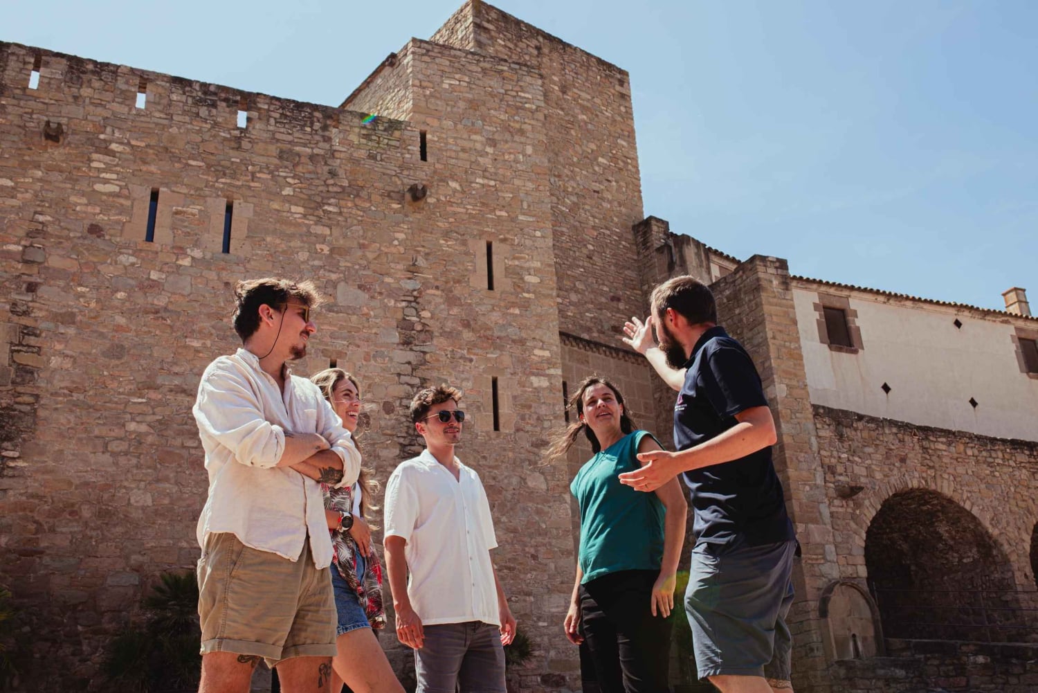 Barcellona: Montserrat con opzioni per cantine, pranzi e treni