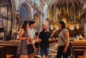 Barcellona: Montserrat con opzioni per cantine, pranzi e treni
