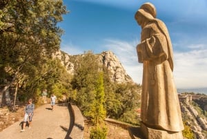 Montserrat con Visita a Bodega y Comida en Masía