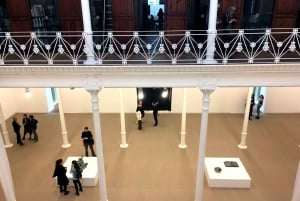 Barcelona: Museu Tàpies Indgang og udstillinger