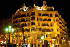 Barcelona: Night Tour on Sidecar Motorcycle