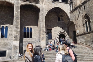 Barcelona: Old Town and Gothic Quarter Walking Tour