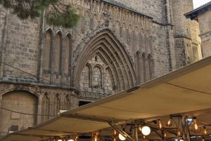 Barcelona: Stare Miasto: prywatna piesza wycieczka po przeszłości i teraźniejszości