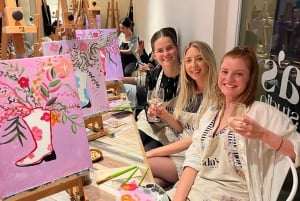 Barcelona: A creative experience, with wine!Music,Paint&Wine